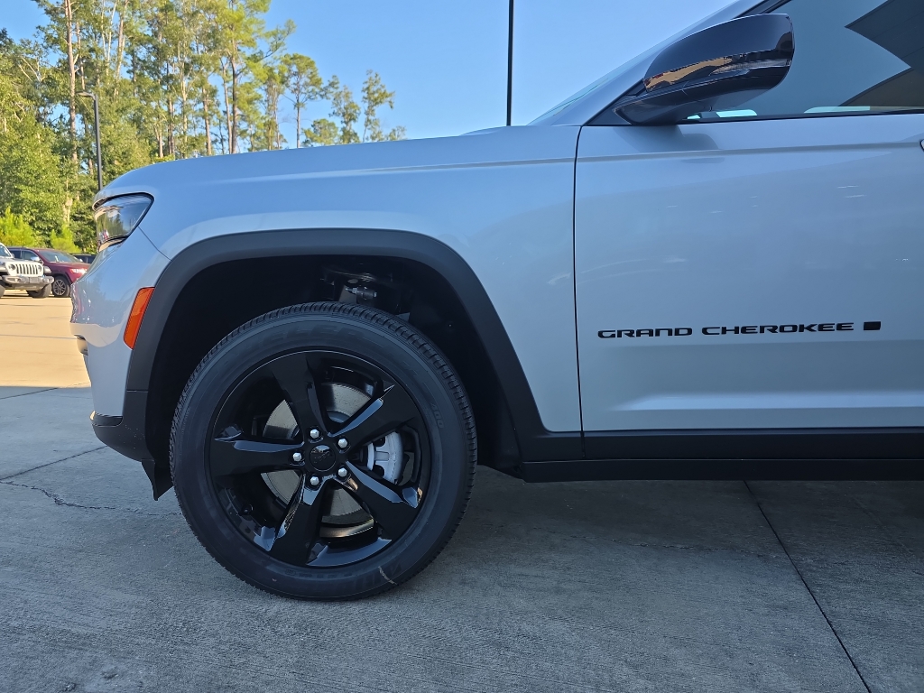 2025 Jeep Grand Cherokee Altitude X photo 2
