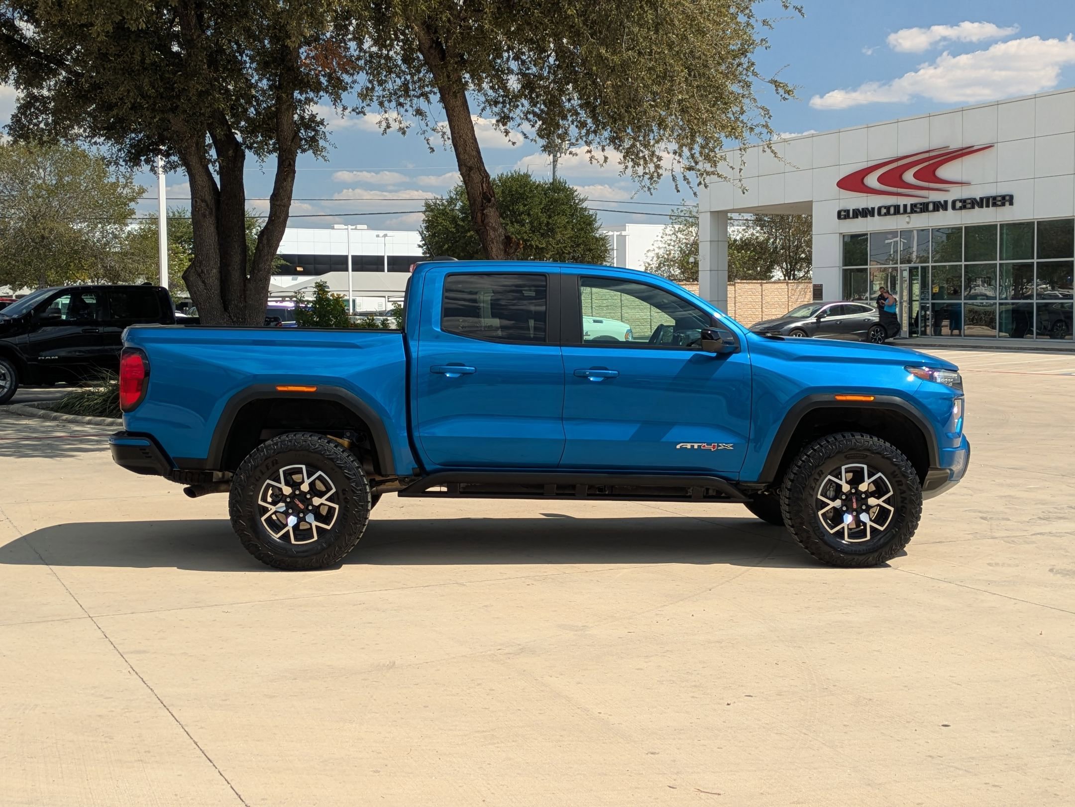 2023 Gmc Canyon AT4X photo 2