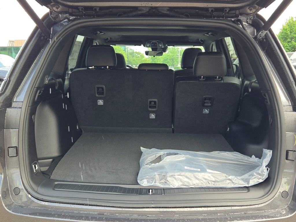 2025 Jeep Grand Cherokee Laredo photo 16