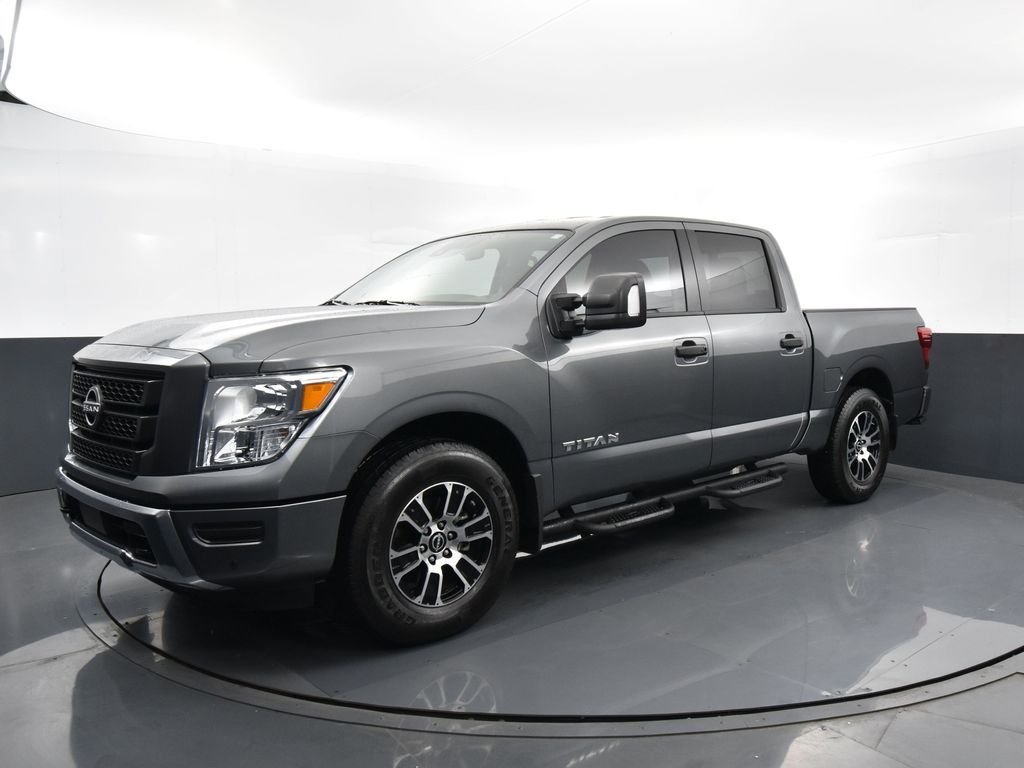 2024 Nissan Titan SV photo 4