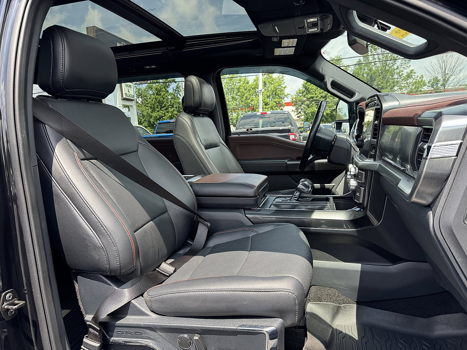 2021 Ford F-150 Lariat photo 10