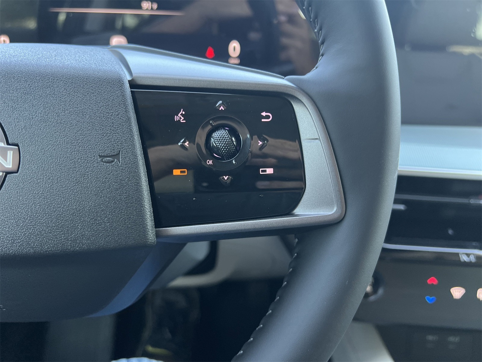 2025 Nissan Murano SL photo 7