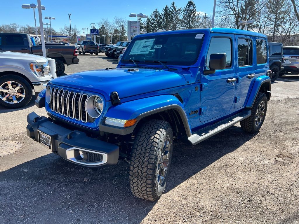 2025 Jeep Wrangler Sahara photo 4