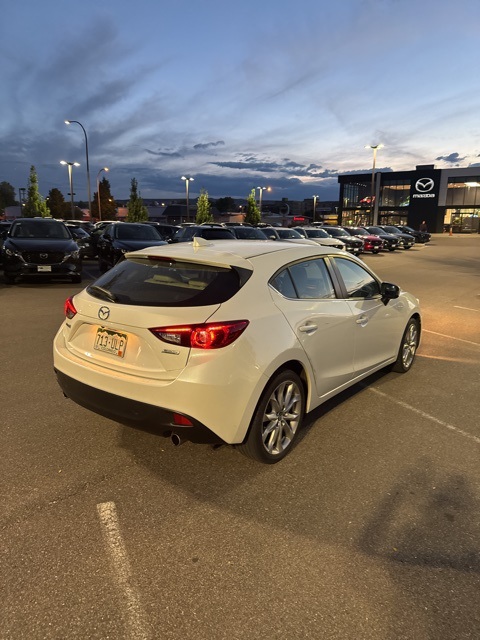 2016 Mazda Mazda3 s Grand Touring photo 4