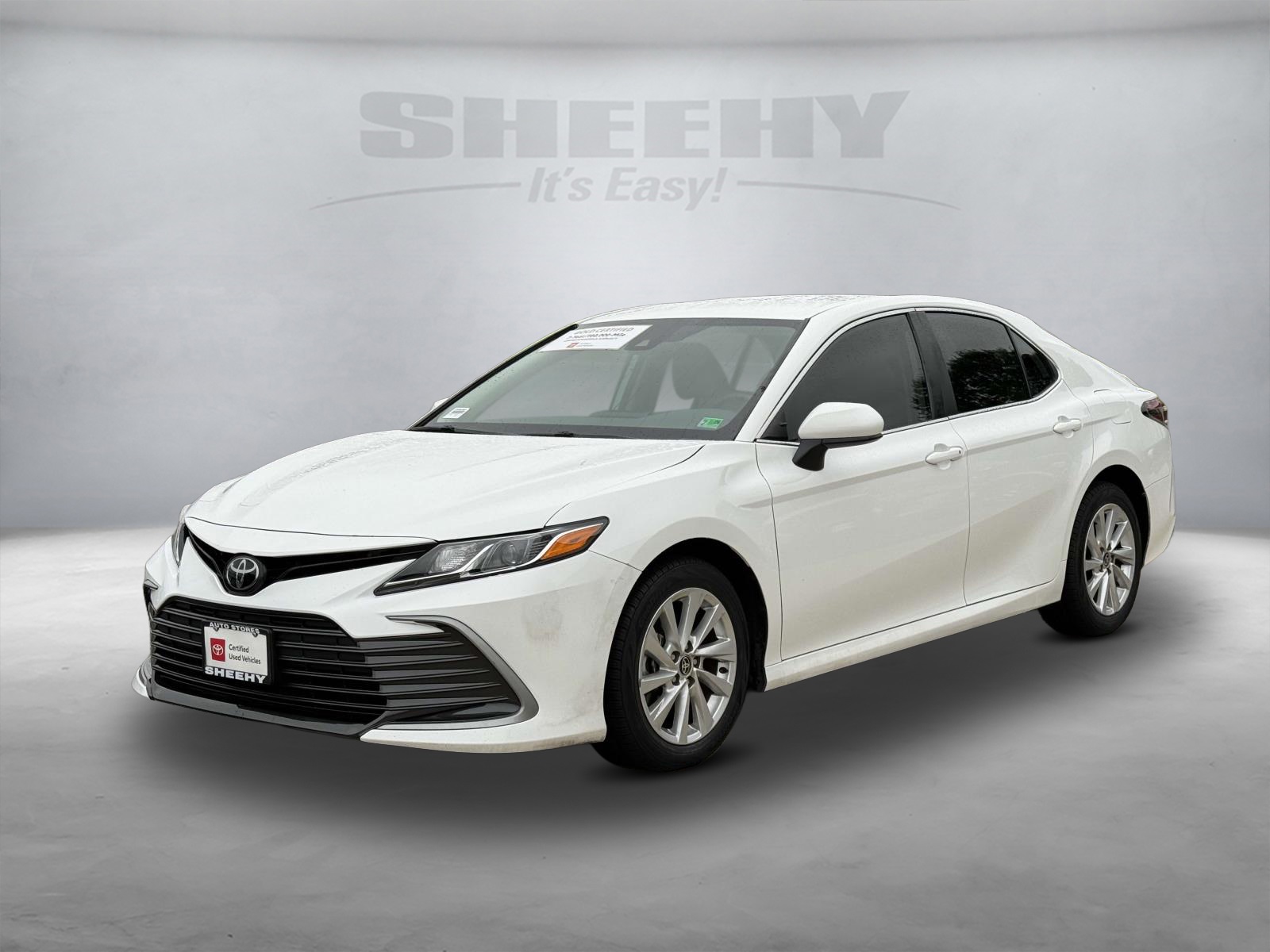 2023 Toyota Camry LE photo 24