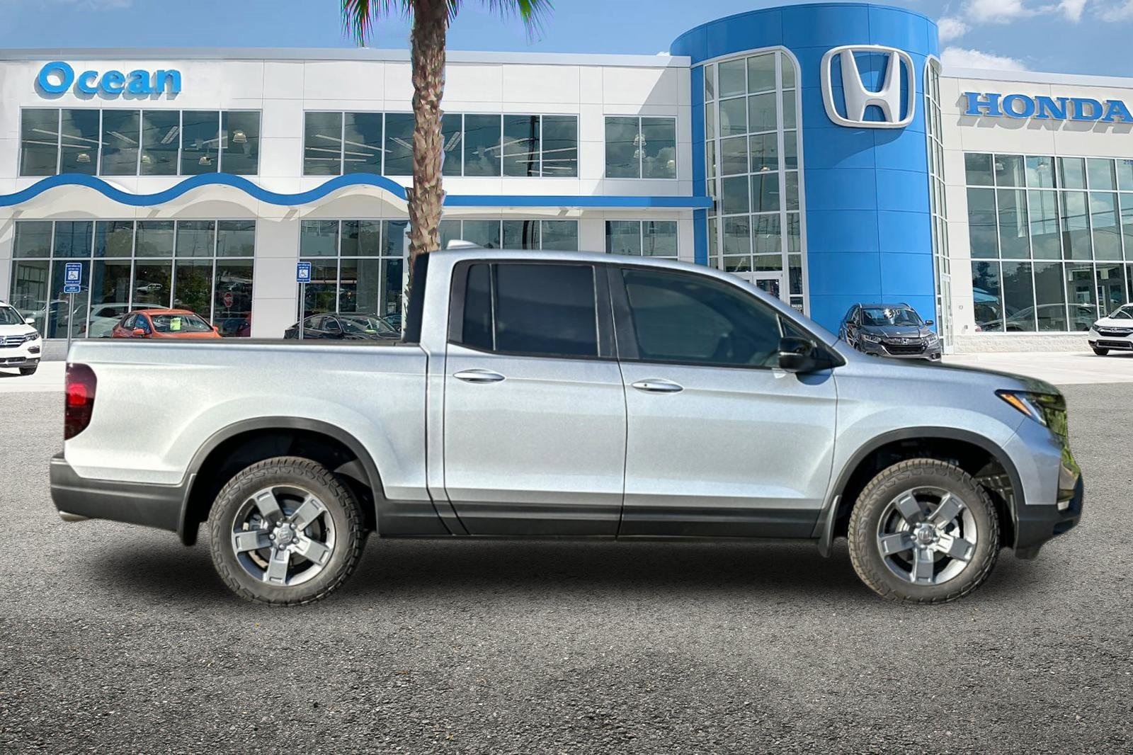 2025 Honda Ridgeline TrailSport photo 3