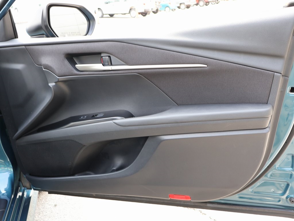 2025 Toyota Camry LE photo 8