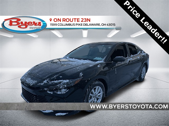 2025 Toyota Camry LE's photo