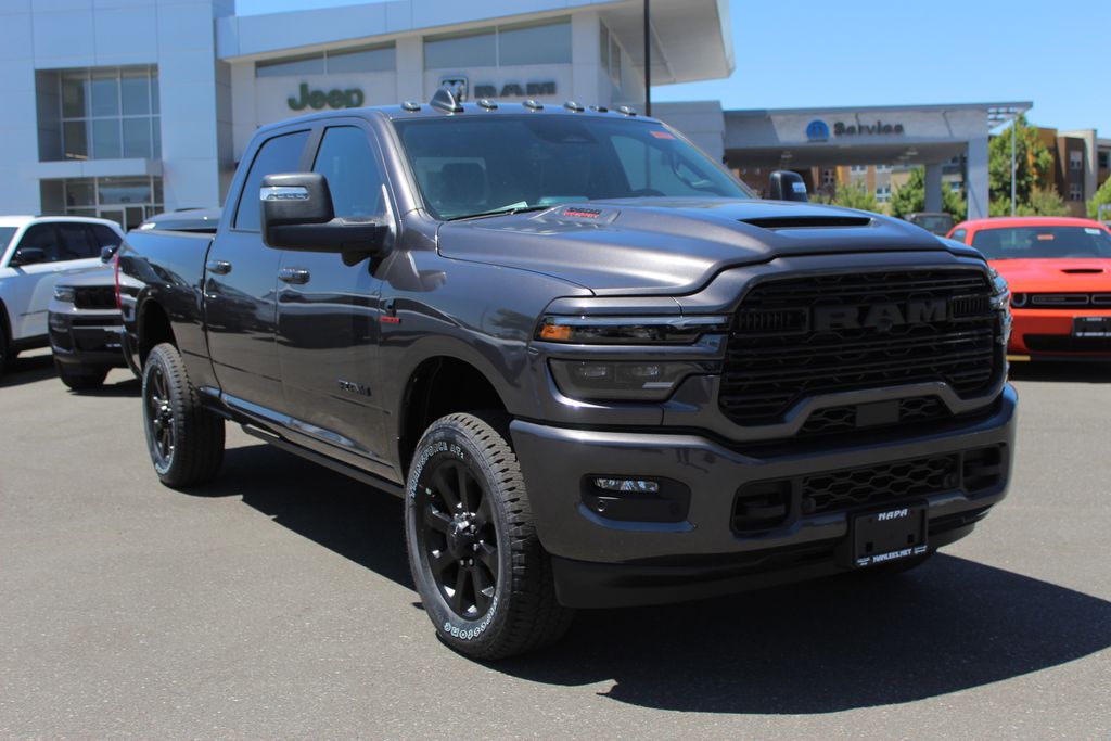 2025 Ram 3500 Laramie photo 4