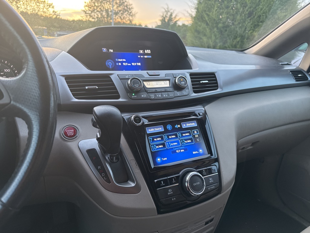 2016 Honda Odyssey EX-L photo 10