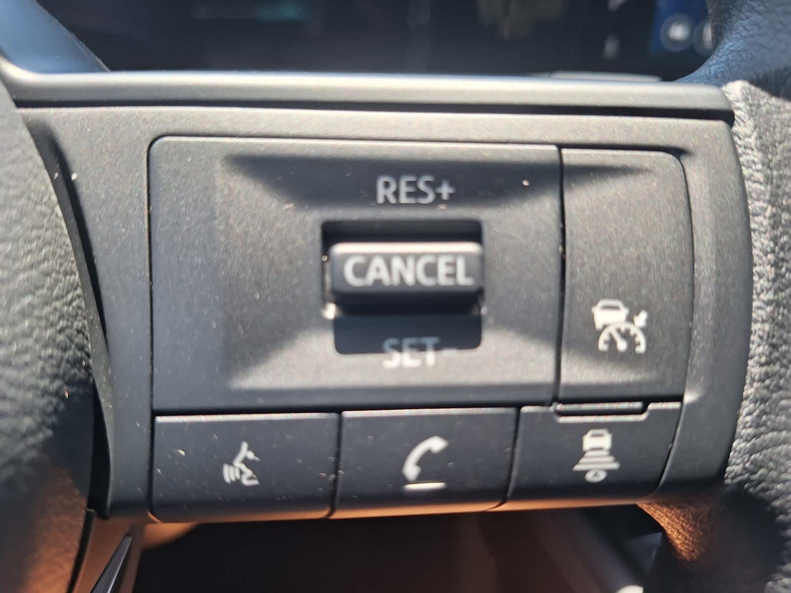 2025 Nissan Kicks SV photo 13