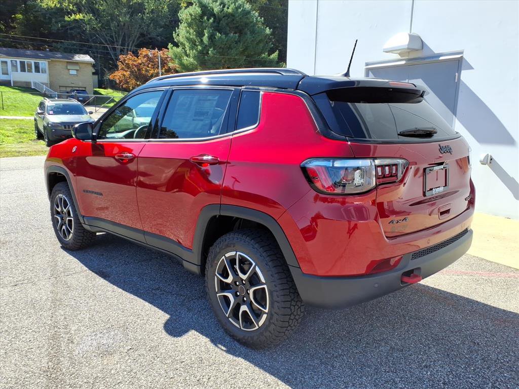 2026 Jeep Compass Trailhawk photo 2