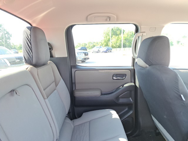 2022 Nissan Frontier SV photo 6