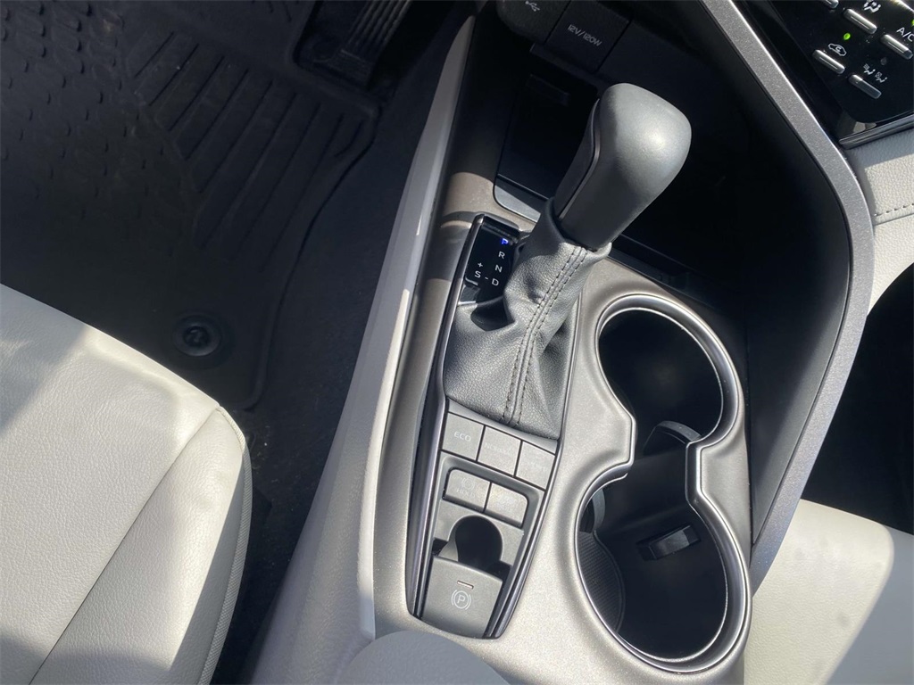 2024 Toyota Camry Hybrid SE photo 22