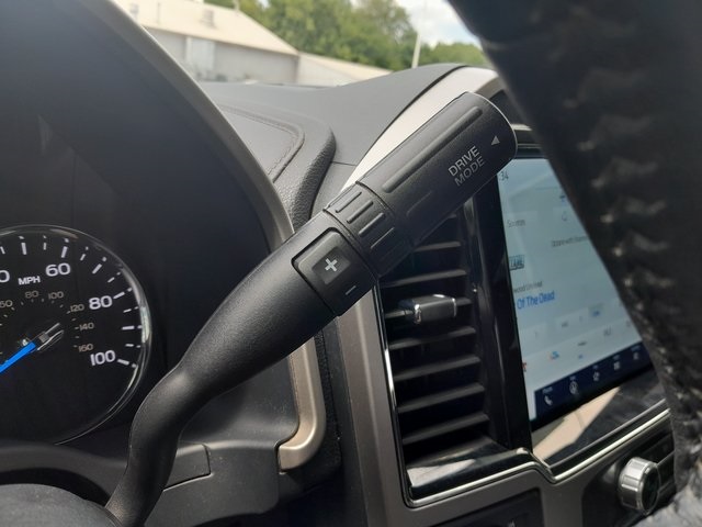 2022 Ford F-350 photo 16