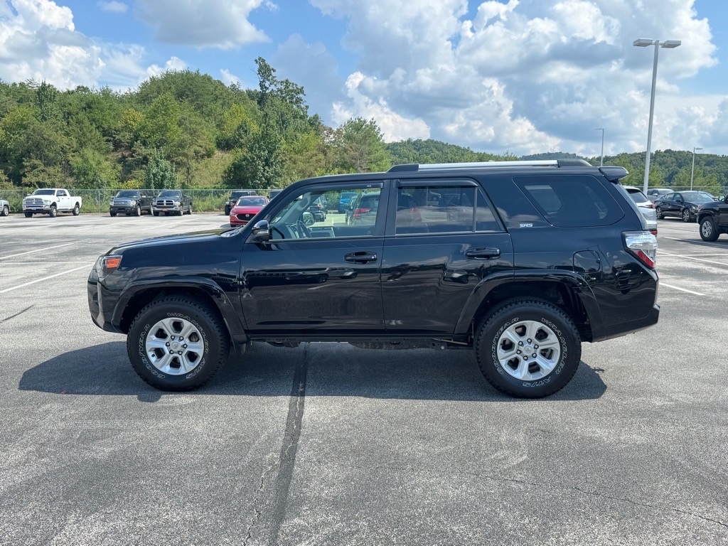 2022 Toyota 4Runner SR5 Premium photo 3