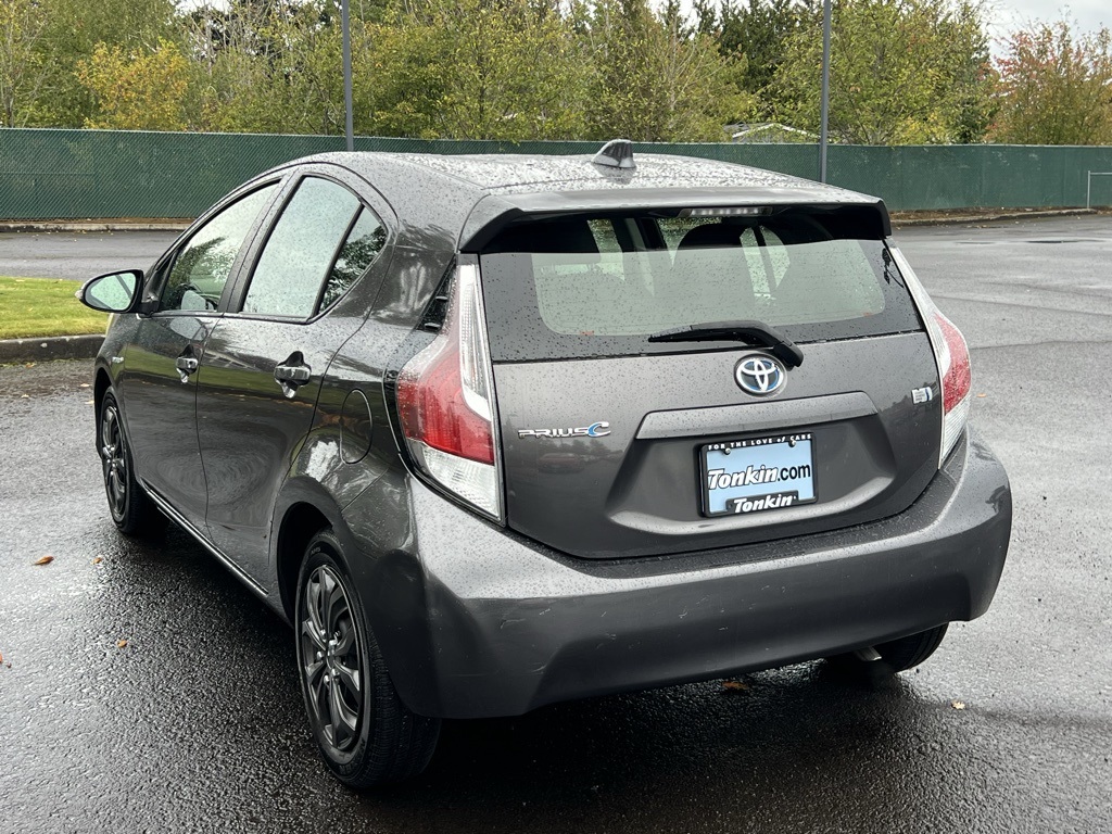2015 Toyota Prius C Two photo 4