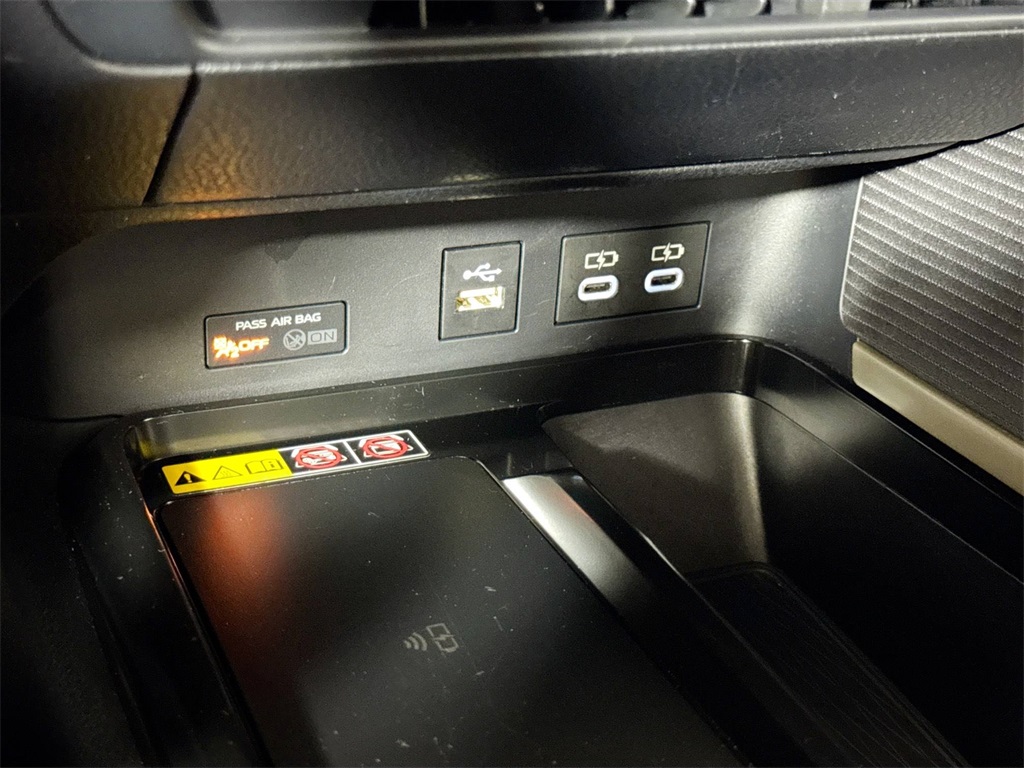 2025 Toyota Camry SE photo 31