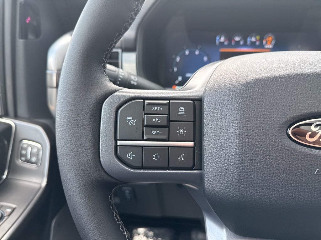 2025 Ford F-150 Lariat photo 24