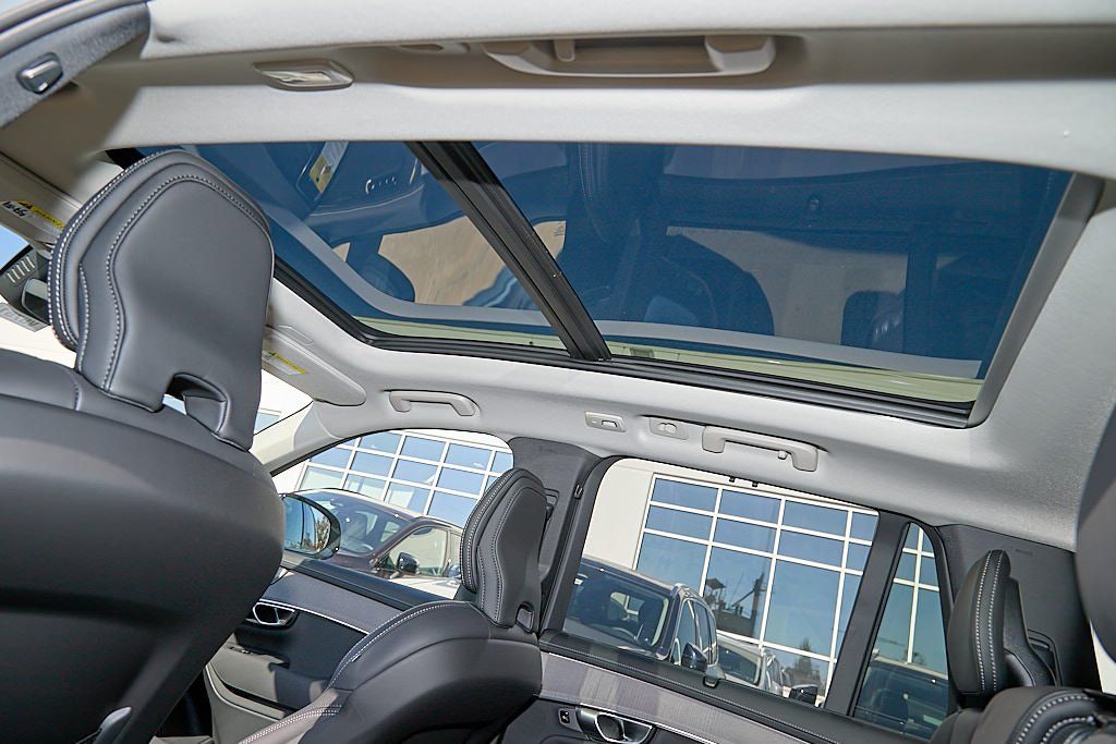 2026 VOLVO XC90 - Image 22