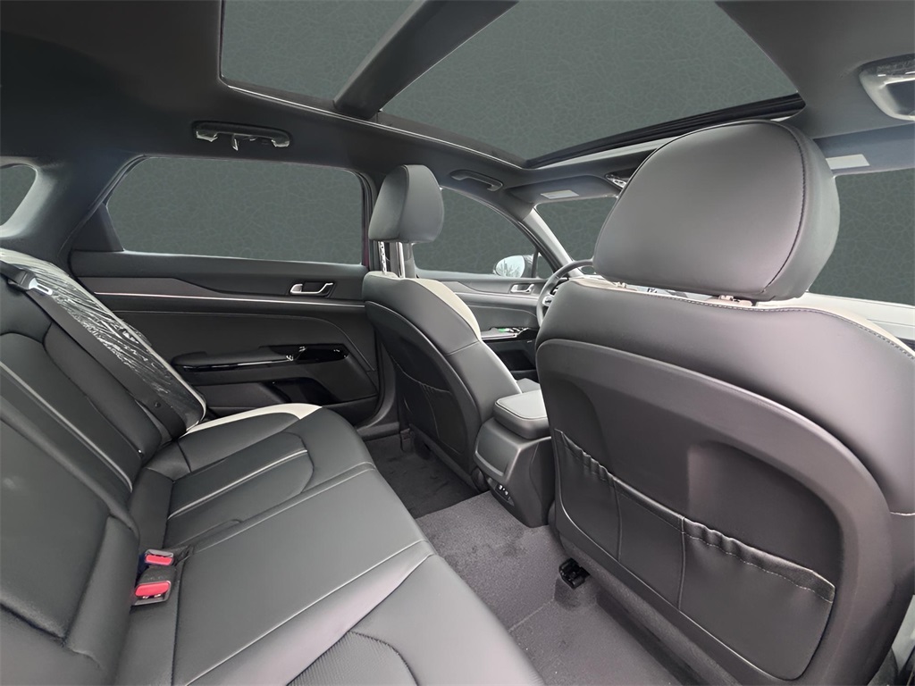 2025 Kia K5 GT-Line photo 21