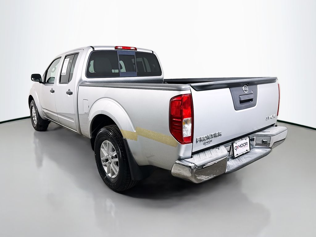 2016 Nissan Frontier SV Crew Cab photo 5