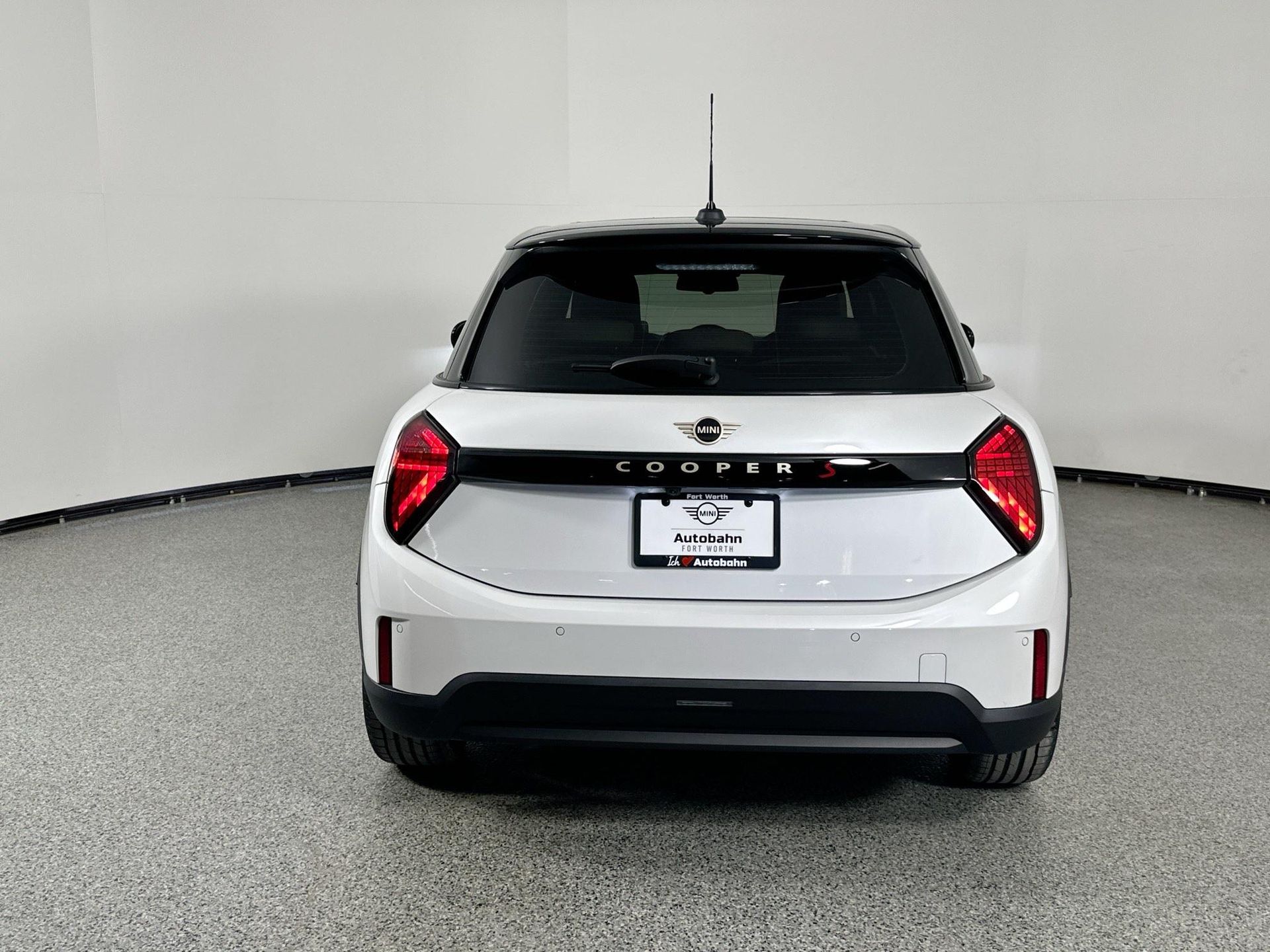 2025 Mini Cooper 4 Door Hardtop Signature photo 4