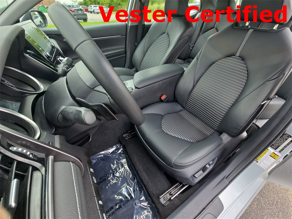 2023 Toyota Camry SE photo 10