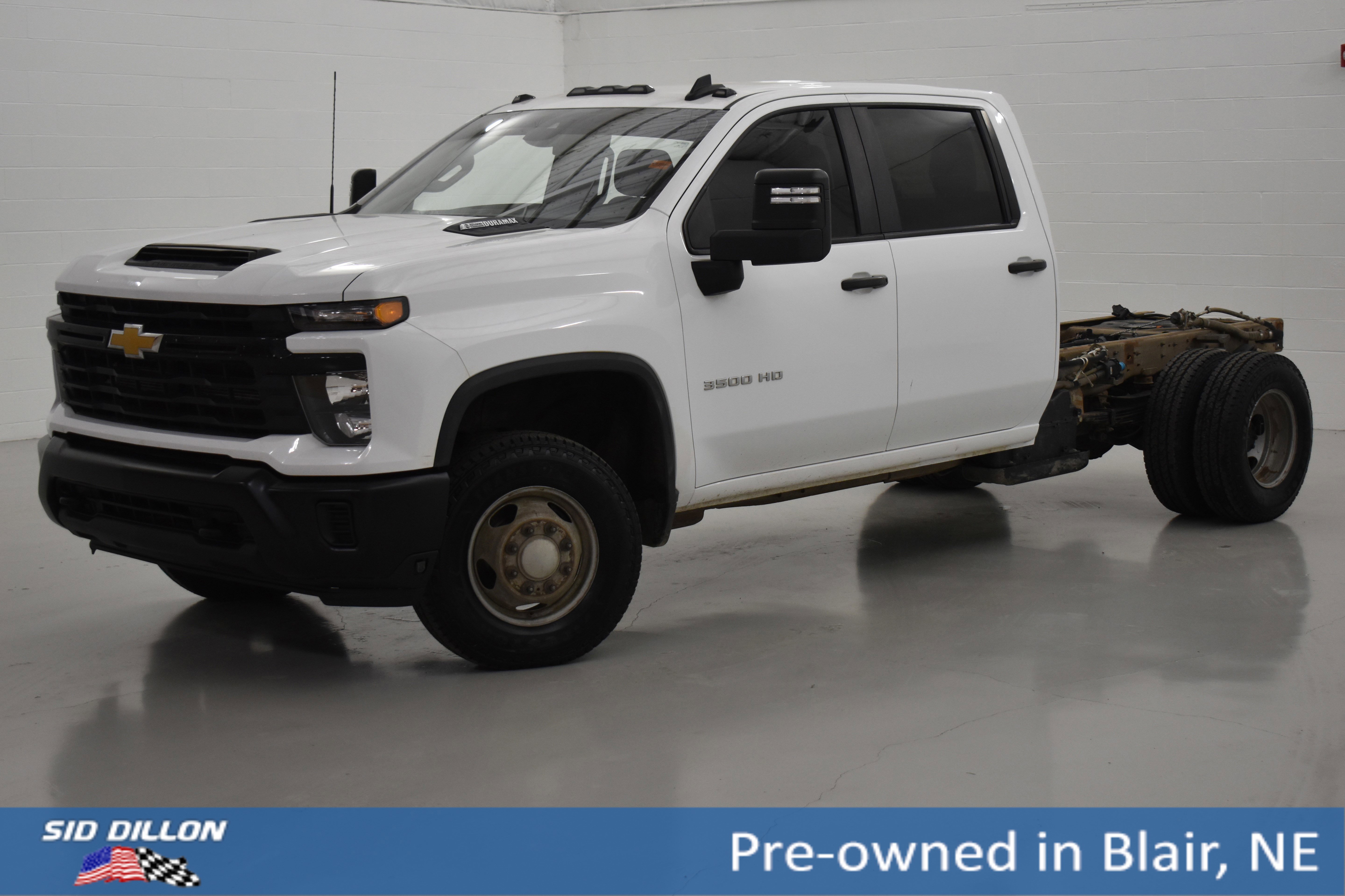 2024 Chevrolet Silverado HD WT's photo