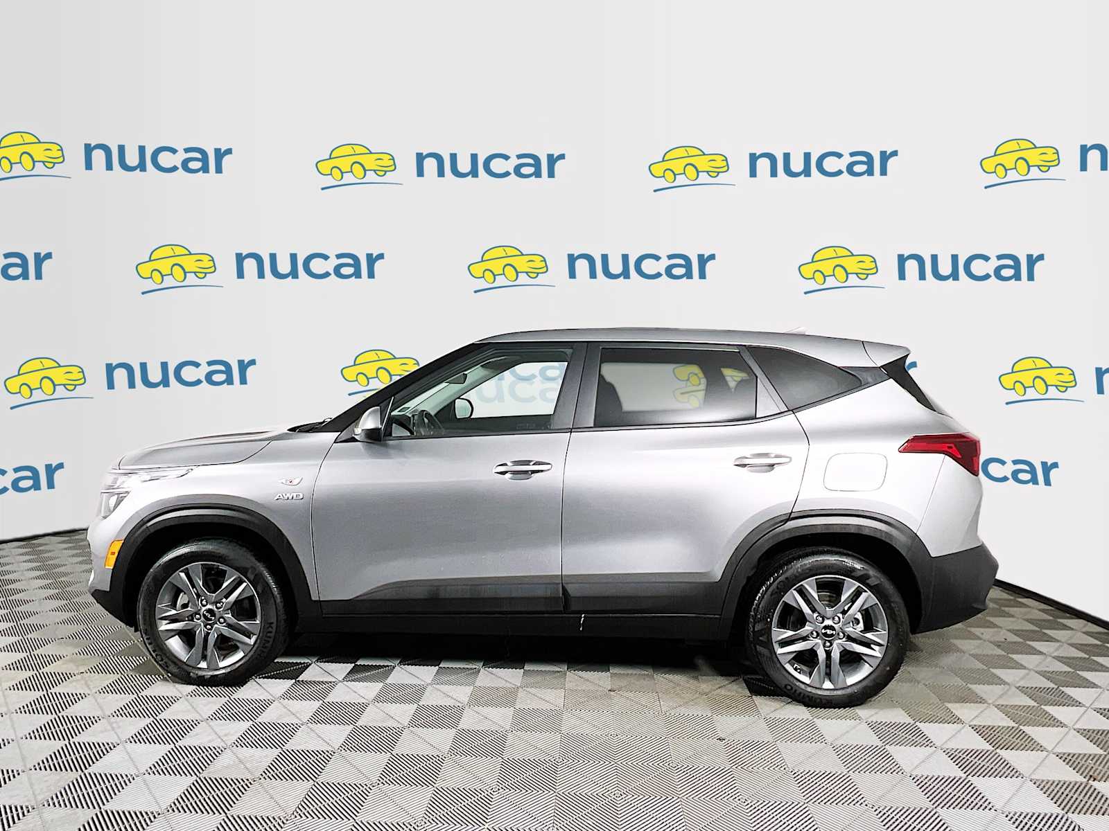 2023 Kia Seltos LX photo 3