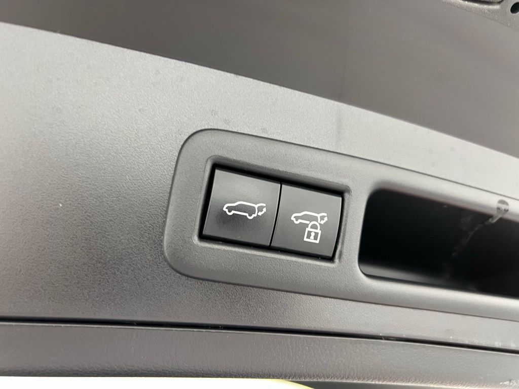 2022 Lexus UX 250h F SPORT photo 33