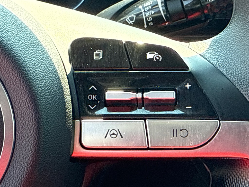 2024 Hyundai Elantra SEL photo 23