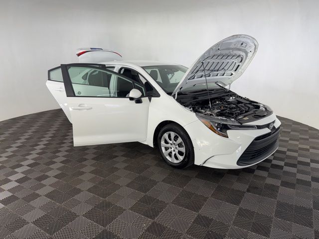 2024 Toyota Corolla LE photo 12