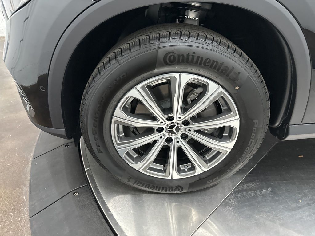 2025 Mercedes Benz GLC 300 photo 23