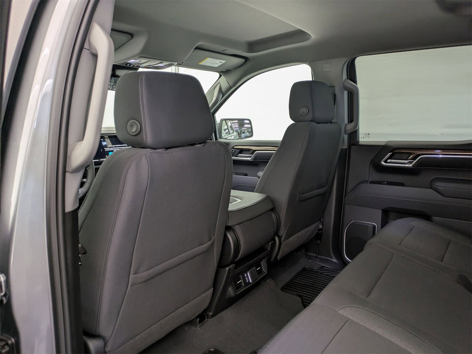 2025 Chevrolet Silverado 1500 LT photo 18