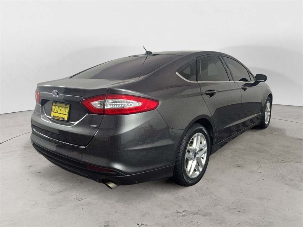 2016 Ford Fusion SE photo 5