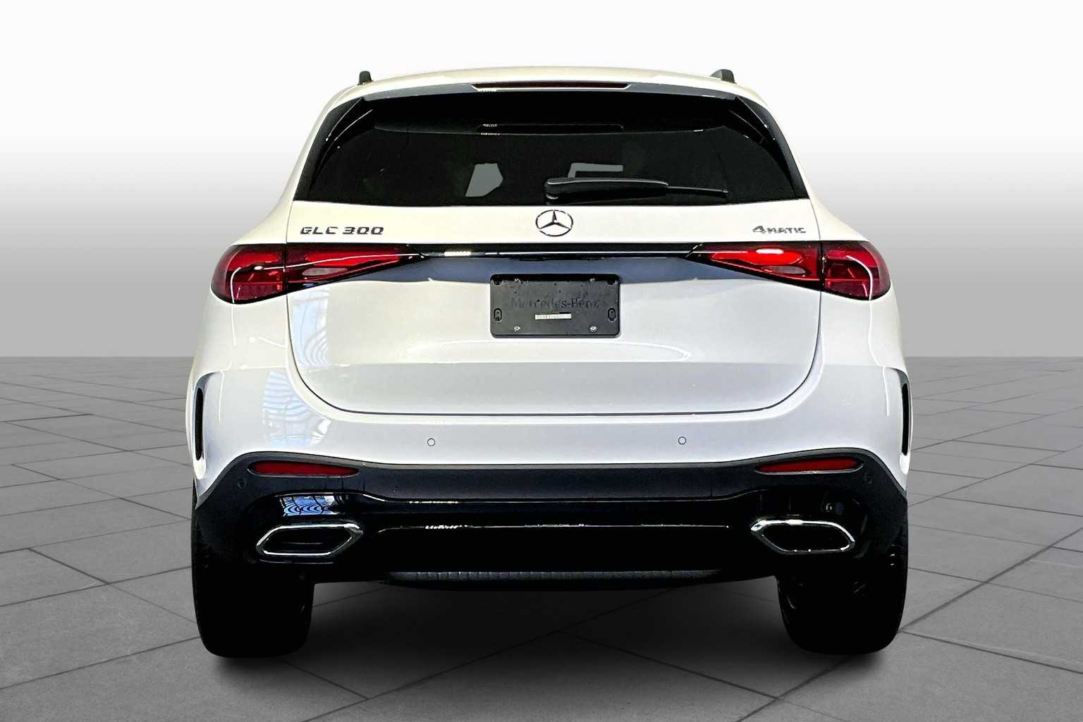 2025 Mercedes Benz GLC 300 4MATIC photo 4