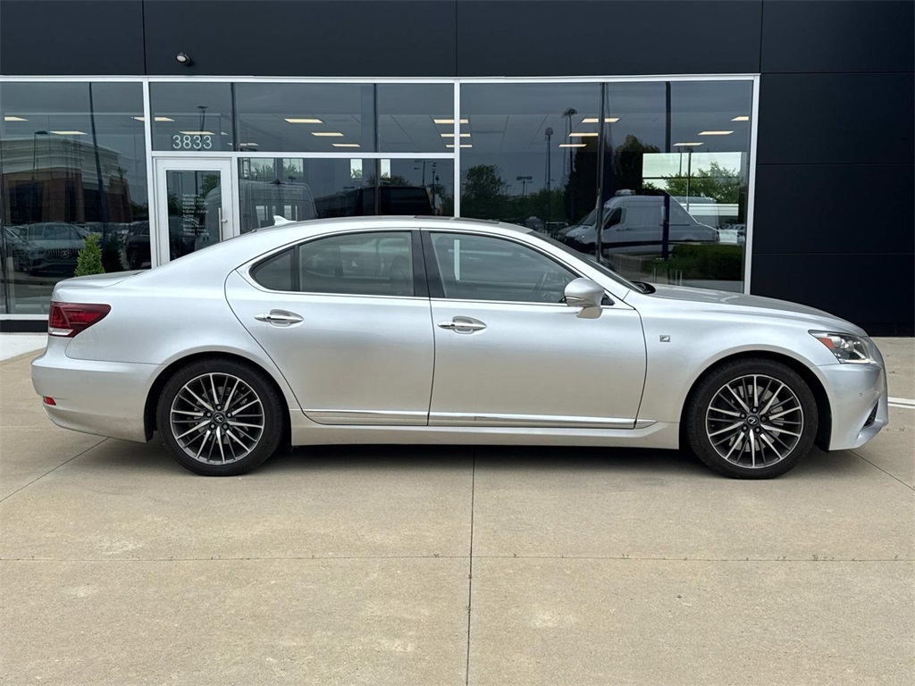 2013 Lexus LS 460 photo 2