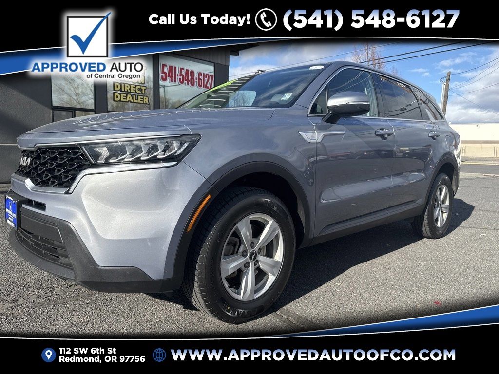 2022 Kia Sorento LX's photo