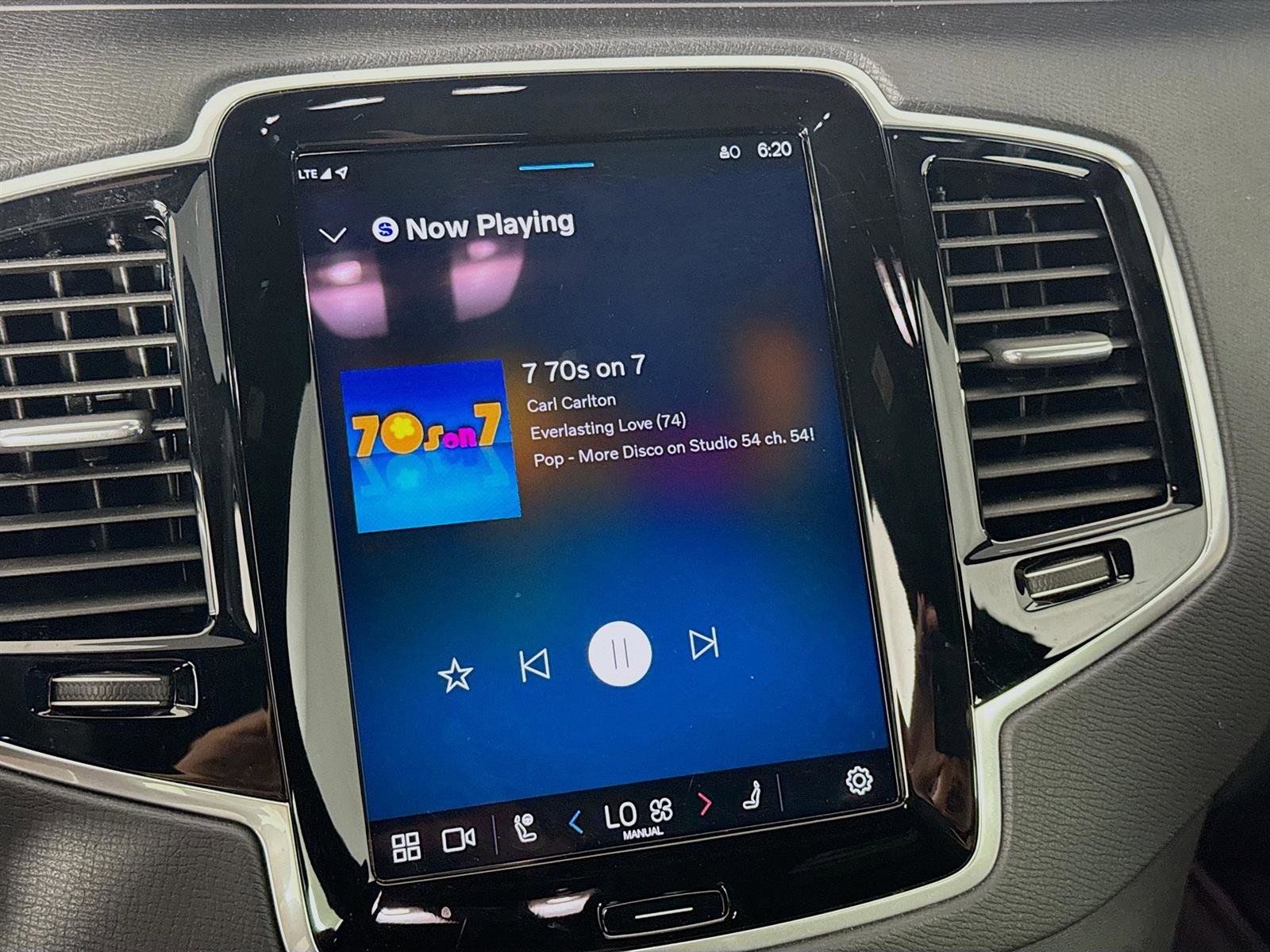 2024 Volvo XC90 B5 Plus photo 15