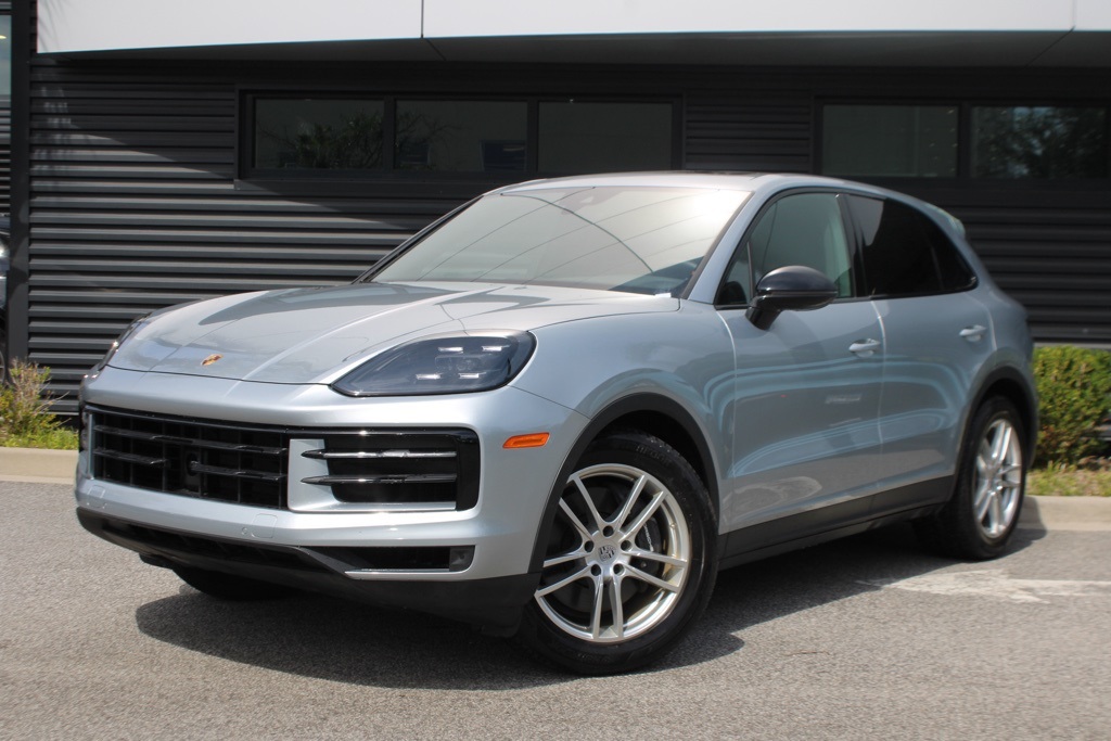 2024 Porsche Cayenne Base's photo