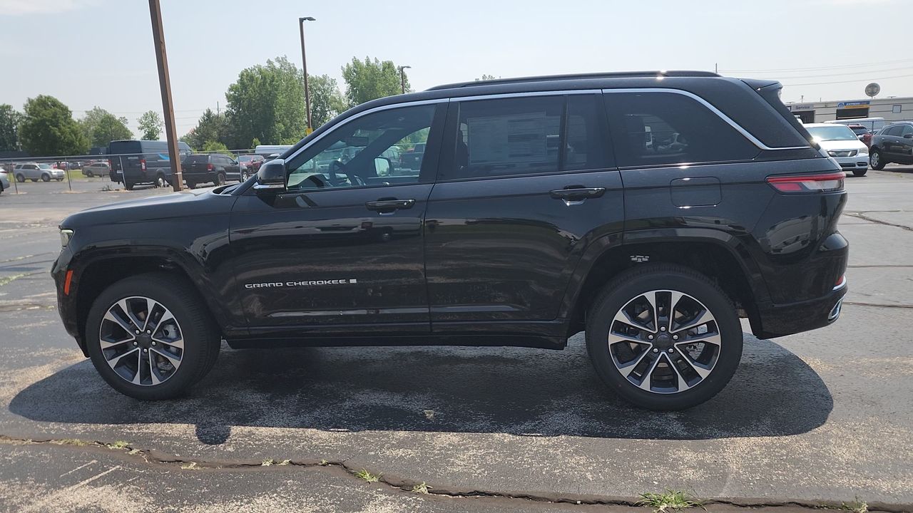 2025 Jeep Grand Cherokee Overland photo 6