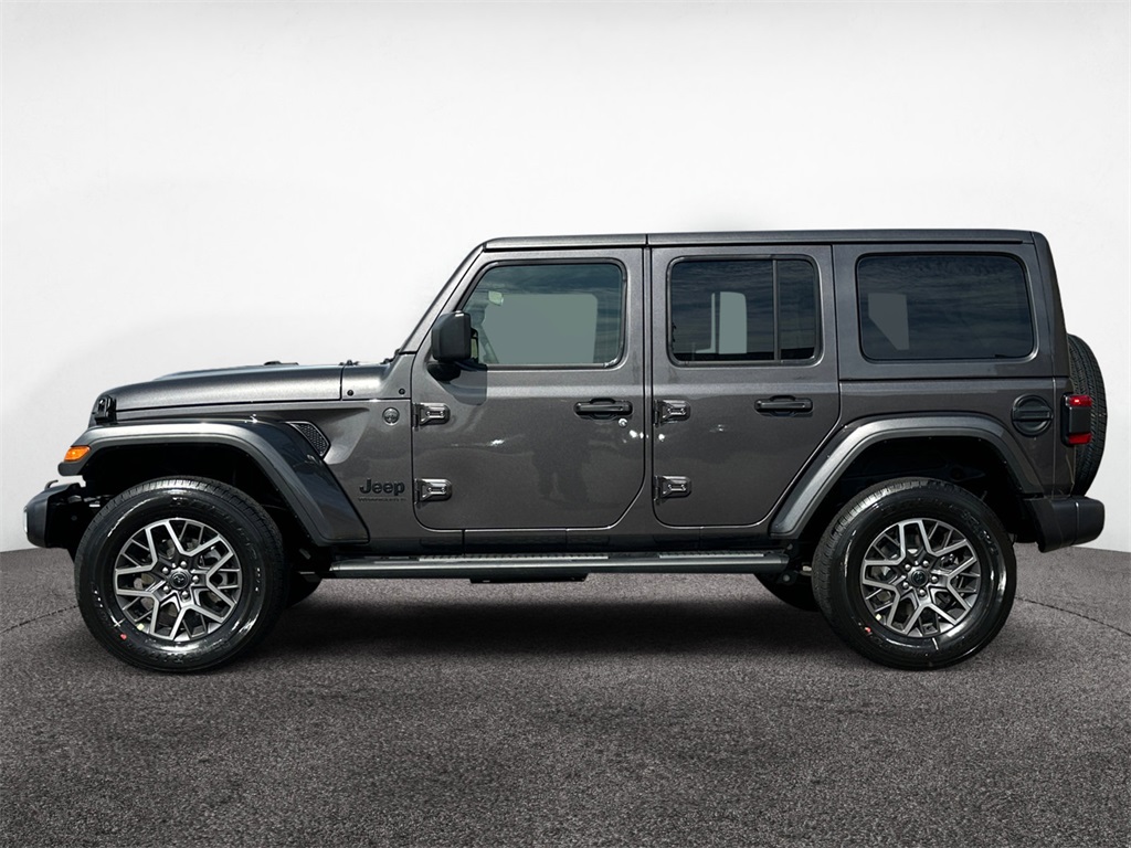2025 Jeep Wrangler Sahara photo 3