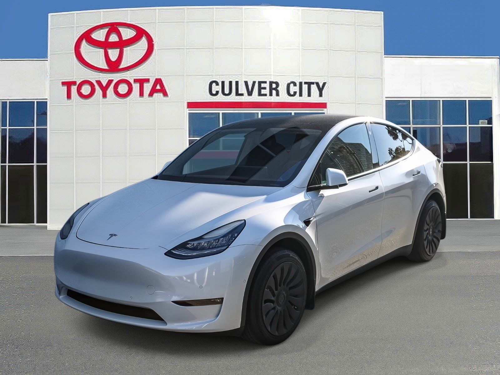 2021 Tesla Model Y Standard Range's photo