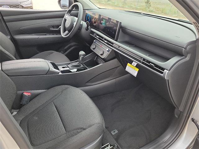 2025 Hyundai Tucson SE photo 17
