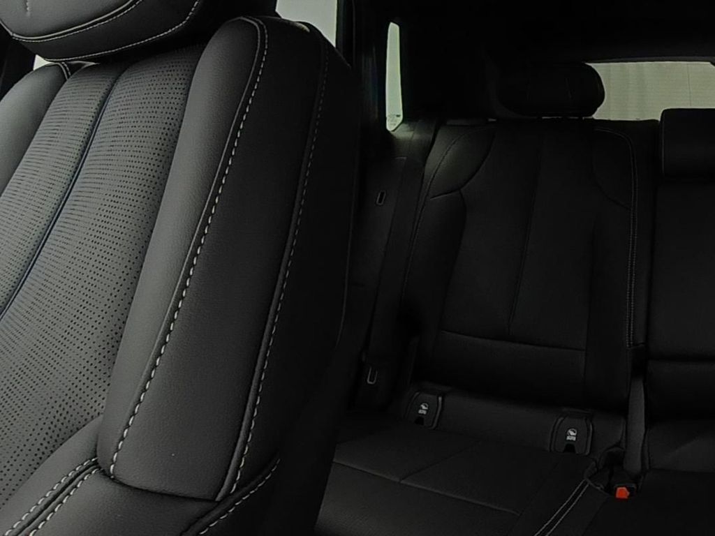 2025 Cadillac Lyriq Luxury photo 15