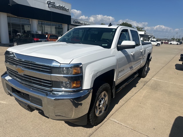 2015 Chevrolet Silverado 2500HD LT photo 2