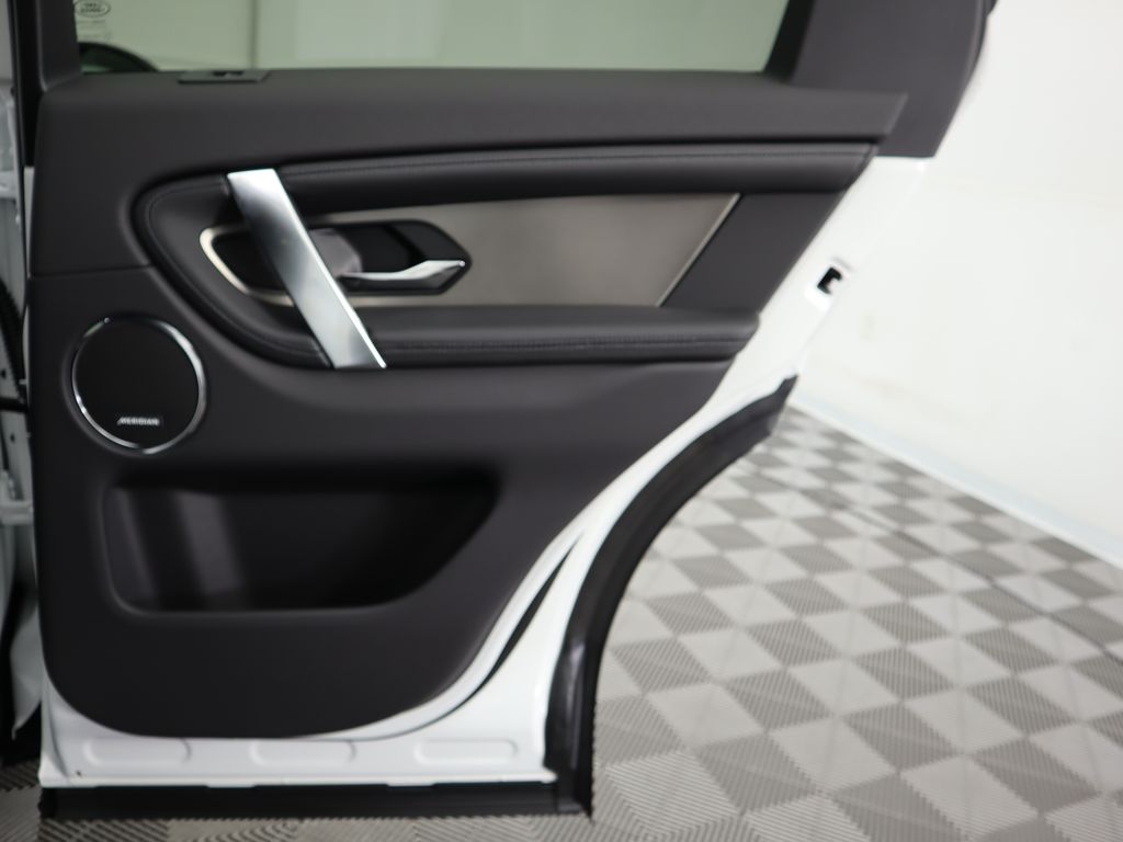 2025 Land Rover Discovery Sport SE photo 26