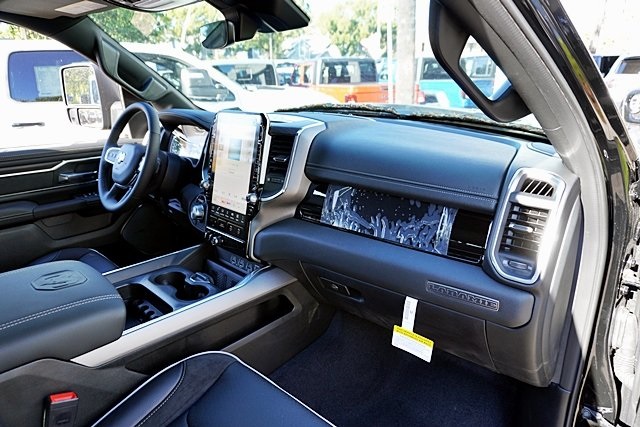 New 2026 Diamond Black Crystal Pearl-Coat Exterior Paint RAM Laramie image 12