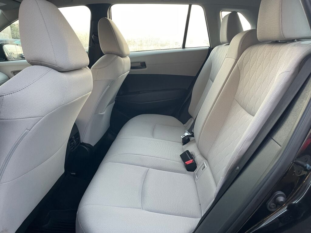2024 Toyota Corolla Cross L photo 14